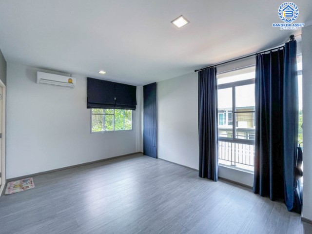 *****บ้านแฝดมือสองนนทบุรี แบรนด์ LH ม.อินนิซิโอ3 ปิ่นเกล้า-วงแหวน เนื้อที่ 38 ตร.ว. ฟังก์ชัน 3 ห้องนอน 3 ห้องน้ำ บ้านสวยพร้อมอยู่ พร้อมสาธารณูปโภคครบครัน บนทำเลเดินทางสะดวก เชื่อมต่อถนนกาญจนาภิเษก - ศาลายา ใกล้ทางด่วนศรีรัช ม.มหิดล และห้างฯ ชั้นนำมากมาย